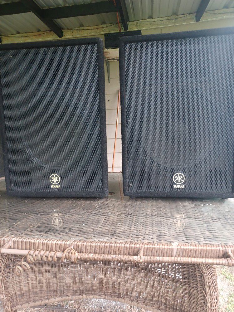 Yamaha Speakers 