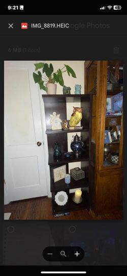 Unique Bookshelf With Five Levels 