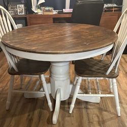 Round Table With 2 Chairs