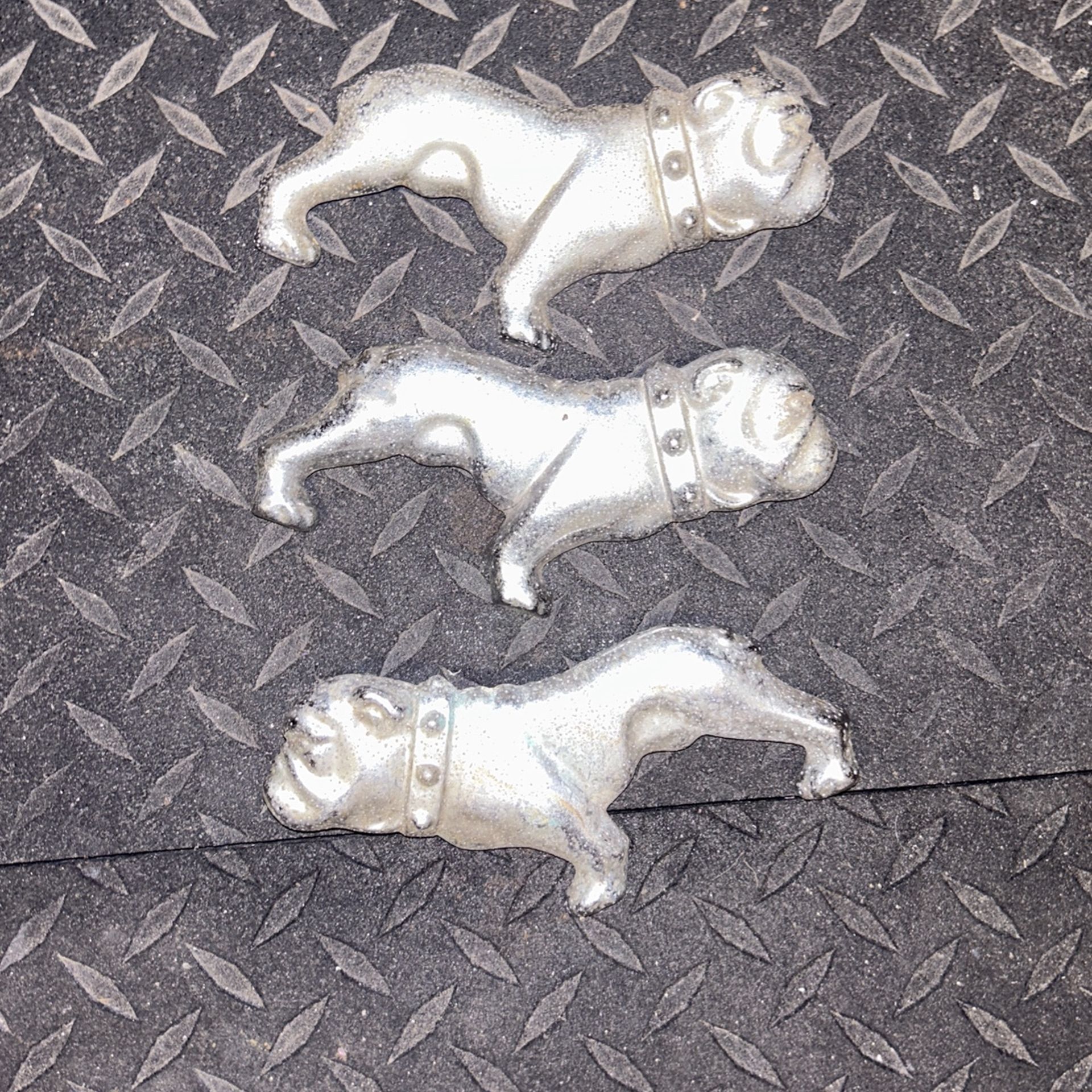 1953-65 Mack B model B61 hood bulldog , 27RU146