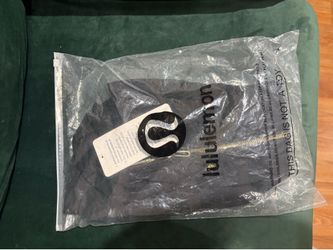 Women’s lulu cropped size 2 Black