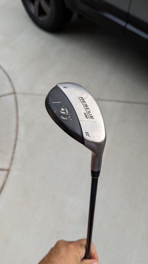 TaylorMade Rescue 4