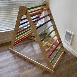 YOLEO Wooden Triangle Climber Pickler (READ DESCRIPTION)