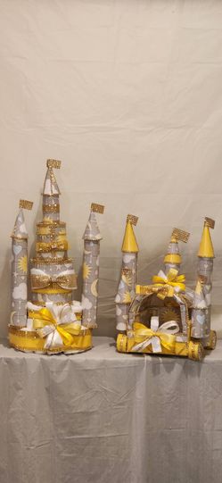 Beautiful Hand crafted Baby Shower or Reveal for your special event.   Price for  all items displayed.
