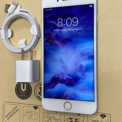 Factory unlocked apple iphone 8 plus 64 gb , store warranty 