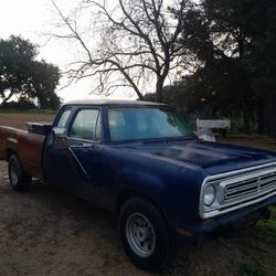1973 Dodge D250