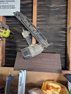Pneumatic nail guns