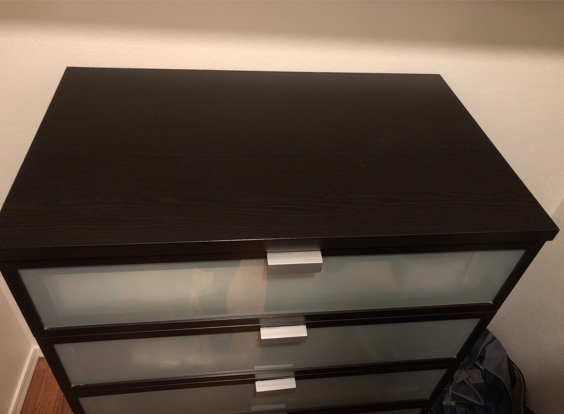 IKEA HOPEN 6 Drawer Frosted Glass/Espresso Dresser for Sale in Tucson
