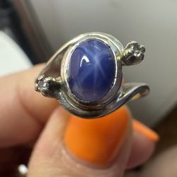 Vintage 14k white gold blue star Sapphire with diamonds , 3.8 grams ring , size 6,5! 