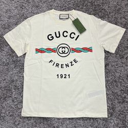 Gucci t shirt size L