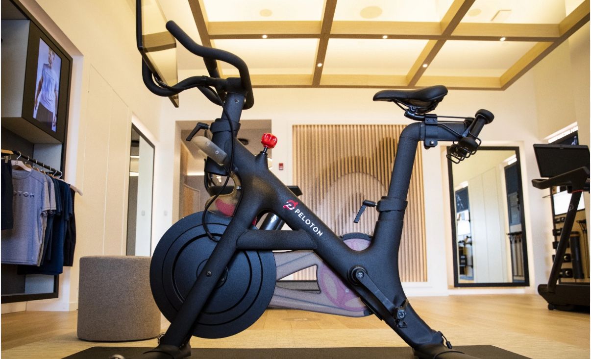 Peloton 3rd Generation With Rotating Screen In Excellent Condition