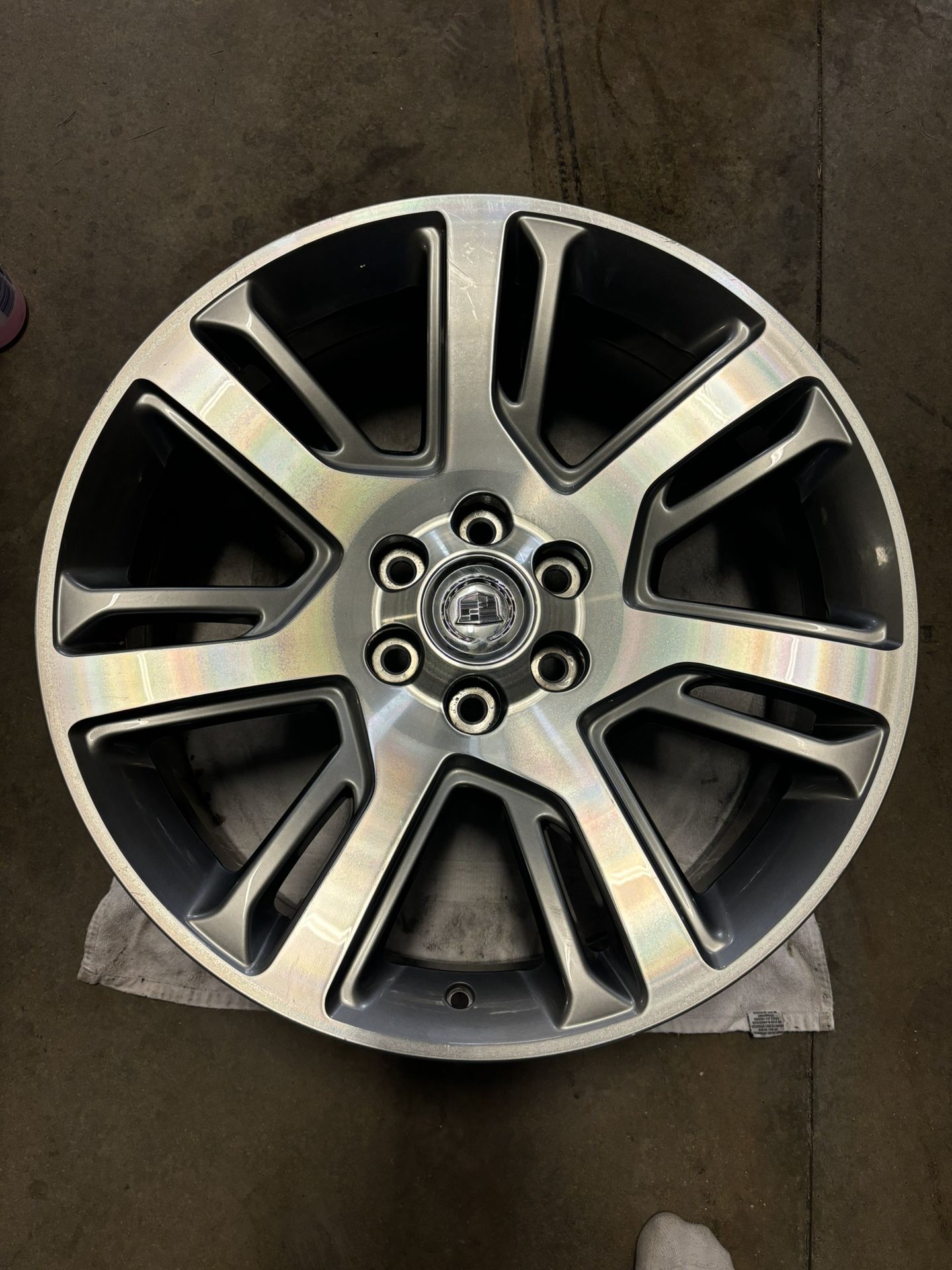 Cadillac Escalade Stock Rims (2014)