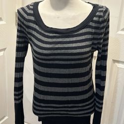 Mudd Women’s Size XL Black Gray Stripe Knit Top