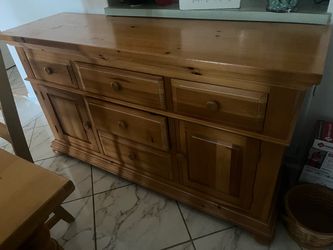 Pine kitchen table with 6 chairs, extension leaf and sideboard