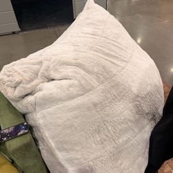 NEW IN PACKAGE PILLOWSAC