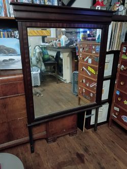 Mirror for dresser or vanity