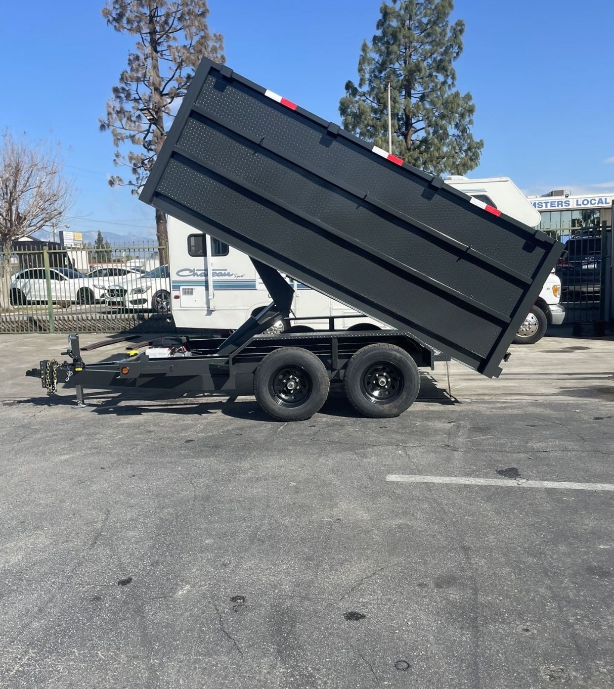 Scissor Lift Dump Trailer