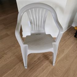 Set Of 2 Plastic chairs For sale