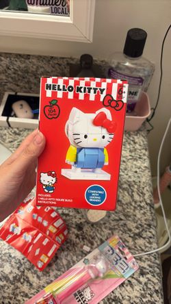 Hello Kitty Block Figure