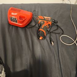 Milwaukee Screwdriver M12