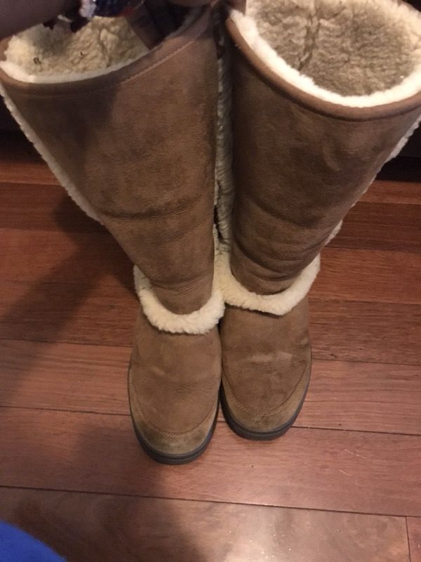 Size 9 sunburst uggs