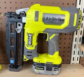 Ryobi P326 One+ 18V 16-Gauge Finish Nailer w/4Ah Battery
