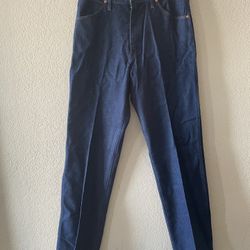Wrangler jeans size 33x36 blue color 