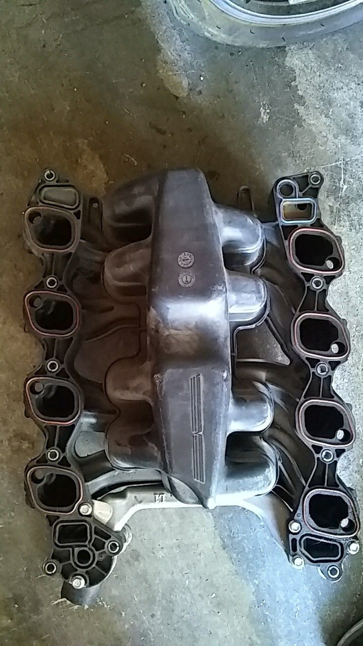 Ford expedition intake manifold for Sale in Fontana, CA OfferUp