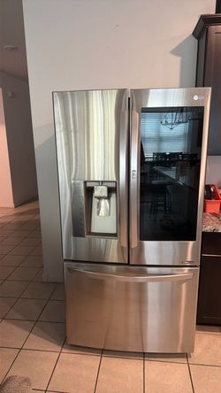 LG French Door Refrigerator with InstaView