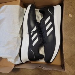Mens ADIDAS SNEAKERS BRAND NEW SIZE 12