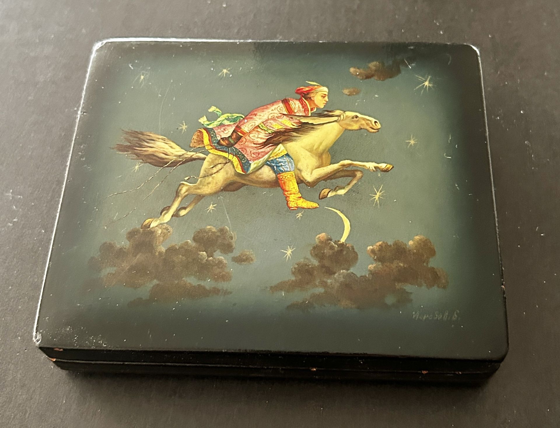 RUSSIAN SOVIET FEDOSKINO FAIRY TALE LACQUER BOX