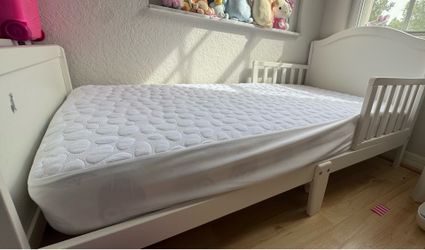 White Toddler Bed Frame with Mattress