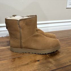 New UGG Boots-Women’s SZ 10