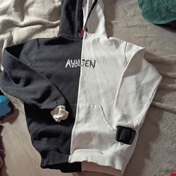 Ayy L I E N Women's Small Hooded Sweatshirt Split Smiley