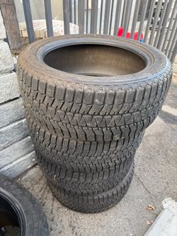 Vendo 235/50/R17 las 4 llantas instacion y balance gratis