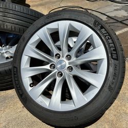  16-20 Model S Wheels Rims 19x8.0J+40MM w/ Michelin Tires 245/45R19 1059337-00-A