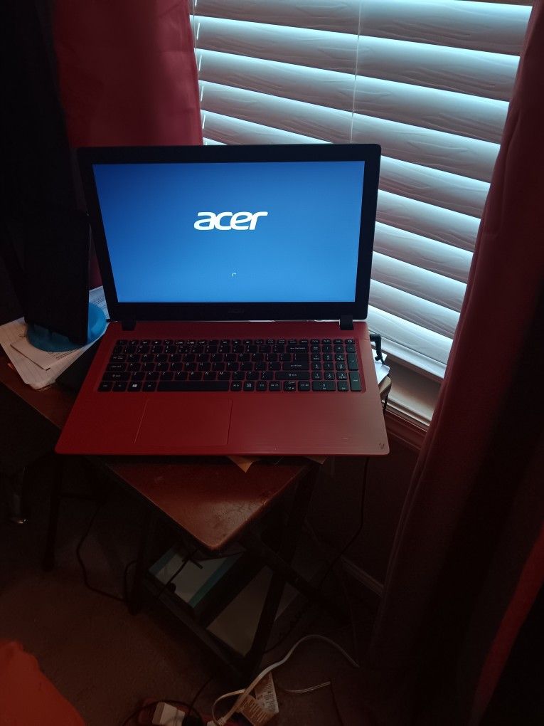 Acer Aspire A315 (Red)