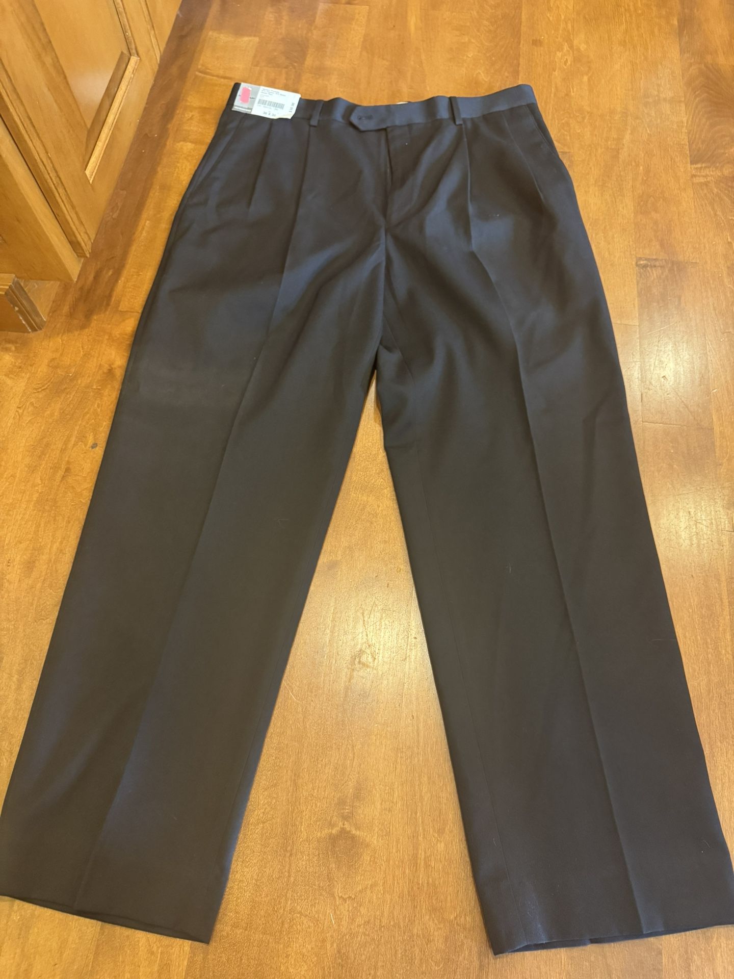 Men’s new with tags, David Taylor address Schlacks shipping available