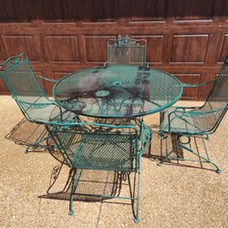 *** 5 PIECE WROUGHT IRON PATIO SET ***