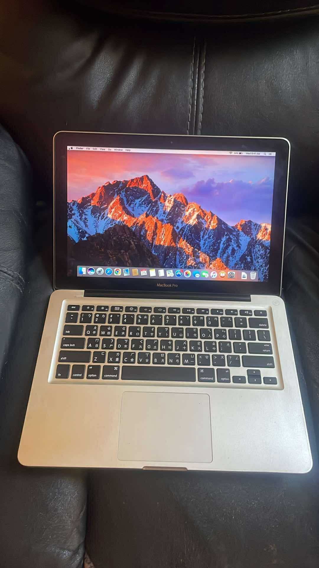 Apple Laptop