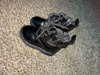 Girls boot size 6c