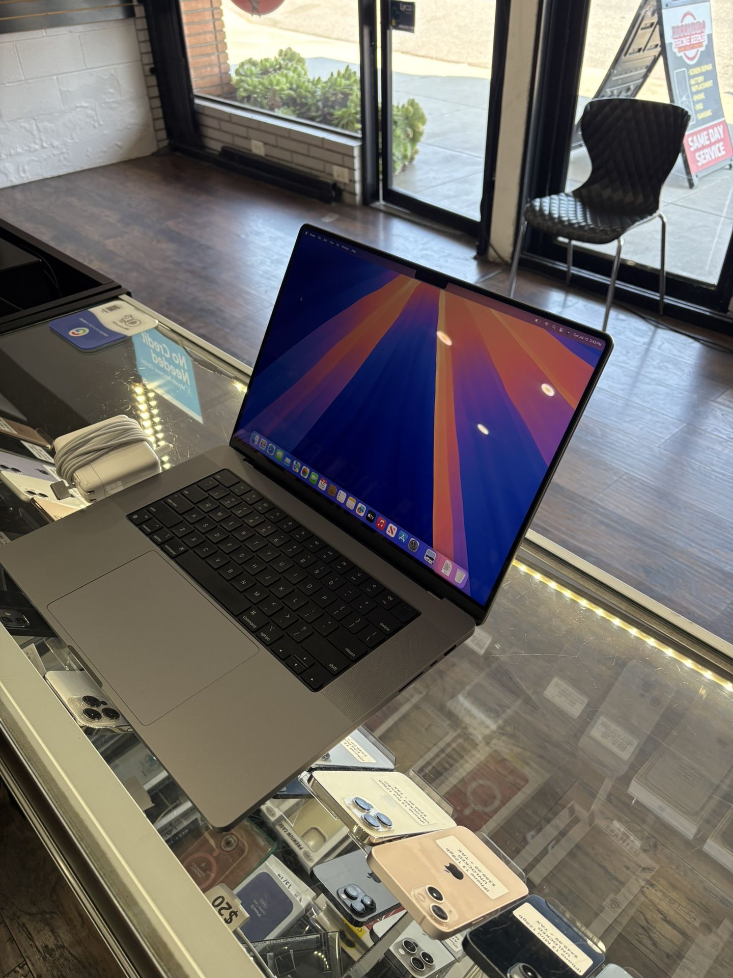 MacBook Air 16inch M1 Max 16GB RAM 512GB STORAGE