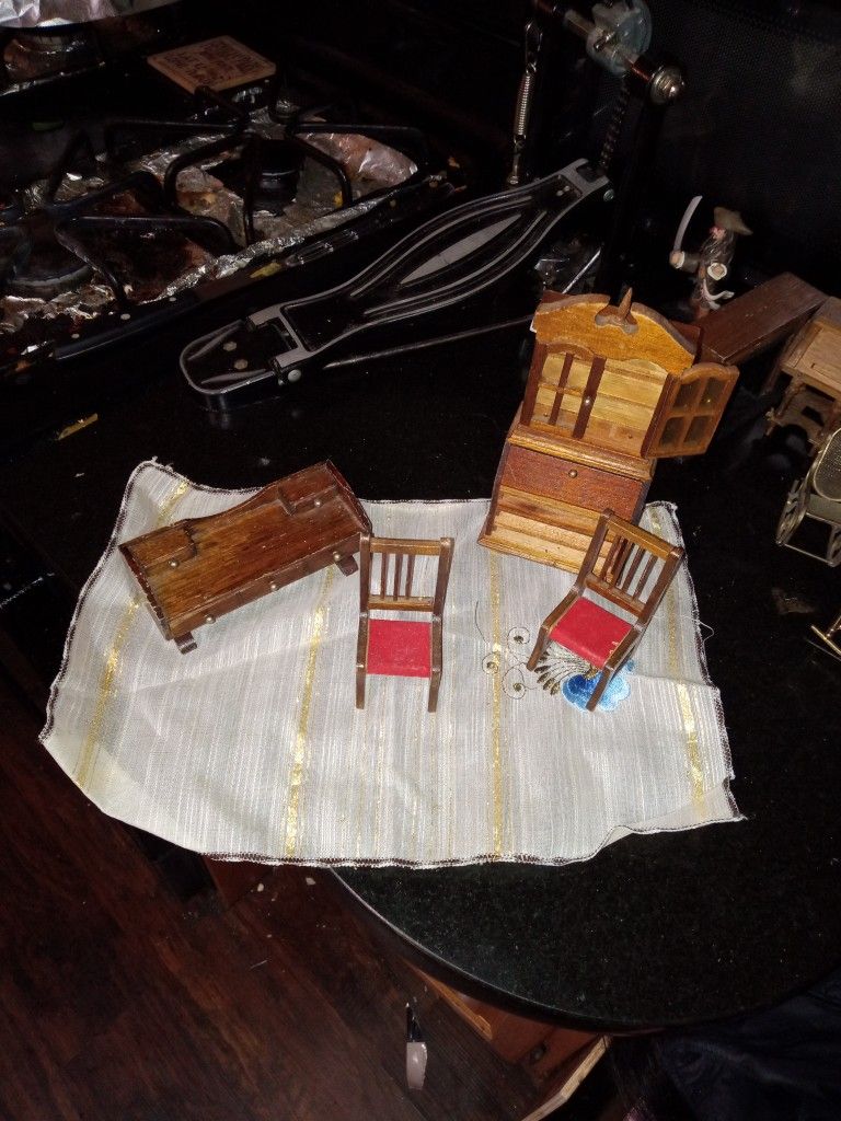 Wooden Doll Furniture 