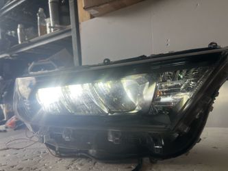 2021 Toyota ra4 headlights RH