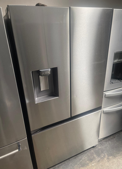 Deal: Samsung 3‑Door Refrigerator, Stainless w/ Water – Clean