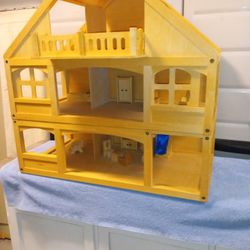 Large Ryans Room Doll House 