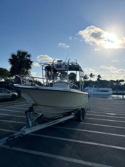 2004 Key West 225 center console