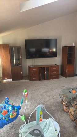 Entertainment center