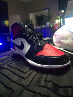 Football shoes 9.5 mens