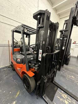 Toyota Forklift 5000Lb Triple Tower Side-shift Nice
